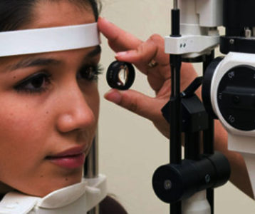 निःशुल्क आँखा शिविर सञ्चालन हुँदै