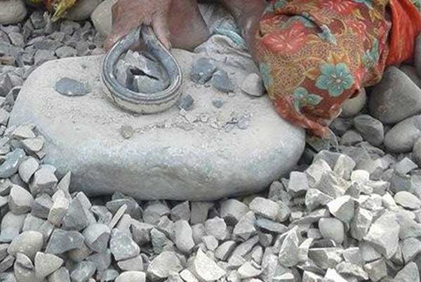 नदीजन्य पदार्थको उत्खननले जोखिम