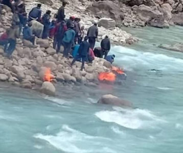 कर्णाली नदीमा बेपत्ता भएकाको पुत्ला बनाएर दाहसंस्कार गरियो