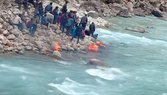 कर्णाली नदीमा बेपत्ता भएकाको पुत्ला बनाएर दाहसंस्कार गरियो