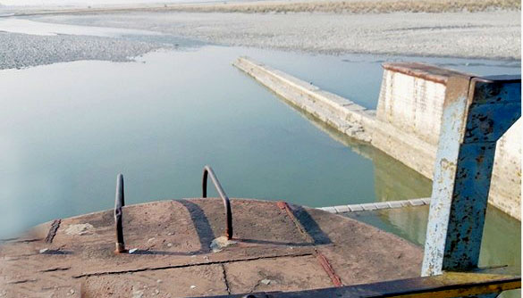 ब्यारेजको चाबी भारतसँग, नेपालमा घाटमा खरानी बगाउन समेत पानीको अभाव