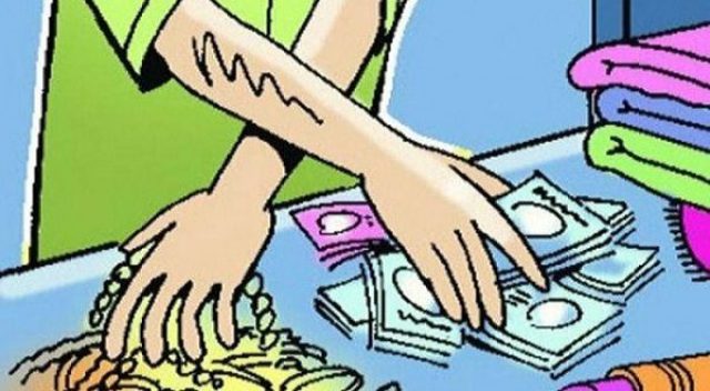८ लाख बराबरको नगद तथा गरगहना चोरी