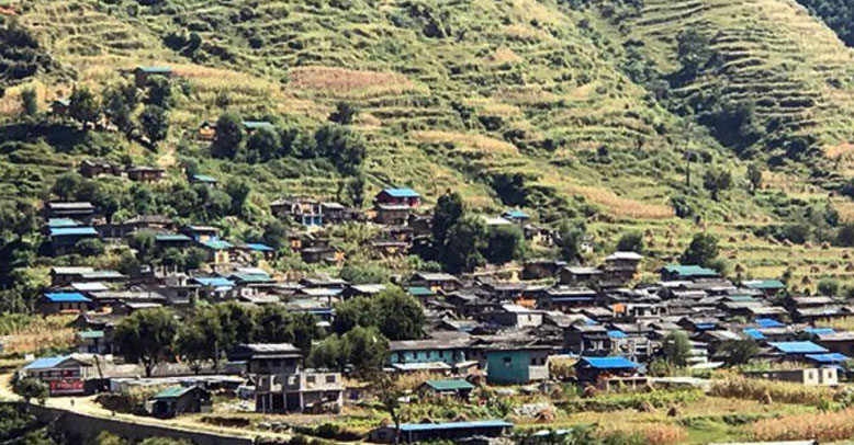 यस्तो गाउँ जहाँ काँग्रेसका घर उज्यालो हुन्छ कम्युनिष्टको घरमा अन्धकार