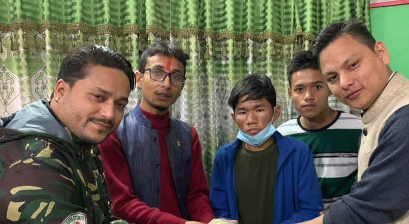 मिर्गौला रोगले पीडित रखाललाई आर्थिक सहयोग