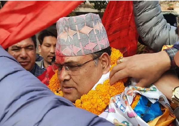 कैदीबन्दीहरूसँग बिदाई भेट गर्दै महराले भने-‘तपाईंहरूको रिहाइका लागि पहल गर्नेछु’