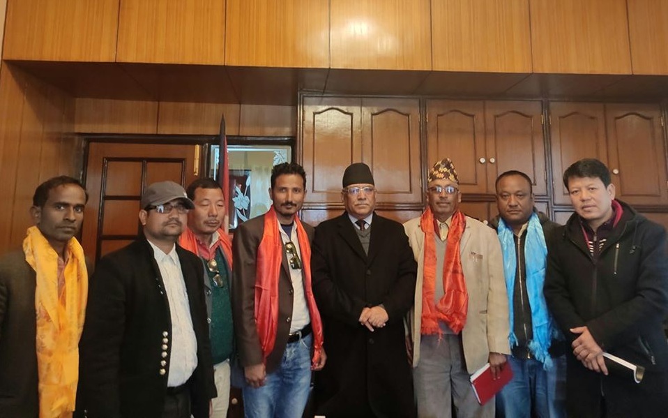 विप्लवका कार्यकर्तालाई पार्टी प्रवेश गराउँदै प्रचण्डले भने-‘एकदिन विप्लव जी पनि आउनुहुन्छ’
