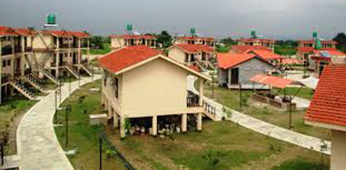 सौराहाका होटलका कर्मचारीलाई बिदा दिन थालियो