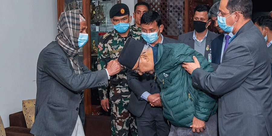 १२ दिनपछि अस्पतालबाट डिस्चार्ज भएर घर फर्किए प्रधानमन्त्री