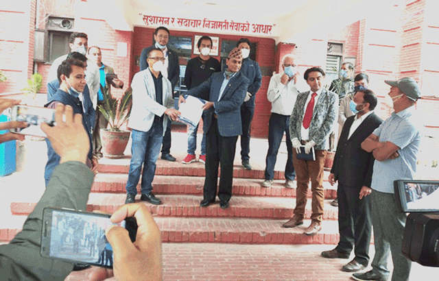 कोरियाबाट आएका सामान सरकारलाई हस्तान्तरण