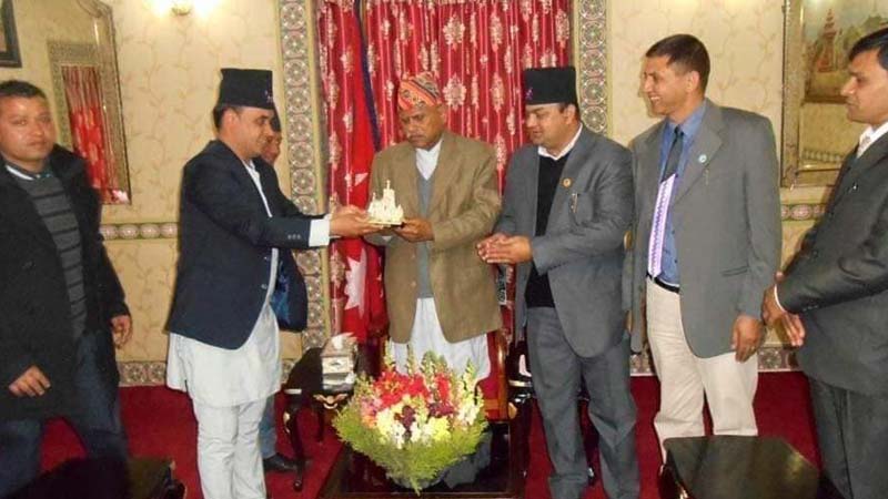पूर्वराष्ट्रपति रामवरण यादवलाई चिकित्शा पेशामा फर्कन  स्पेनबाट गिरीको अनुरोध