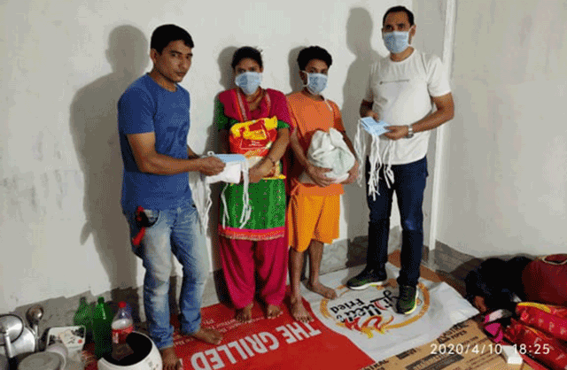 नेपाली जनसम्पर्क समिति मारतलि शाखाद्वारा मास्क र खाद्यान्न वितरण