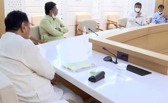 मुख्यमन्त्रीसँगको भेट पछिको १–२ घण्टामा नैँ गुजरातका विधायक (एमएलए) मा देखीयो कोरोना संक्रमण