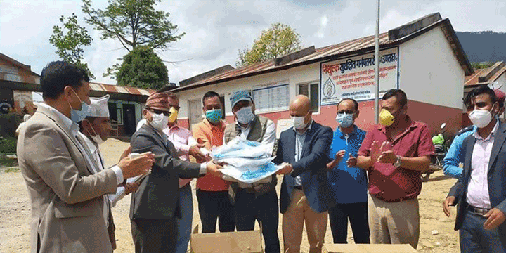 पर्वत समाजद्वारा ३२ थान पिपिइ हस्तान्तरण
