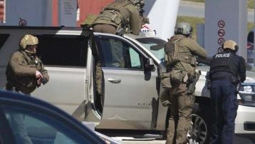 16 killed in shooting rampage, deadliest in Canadian history
