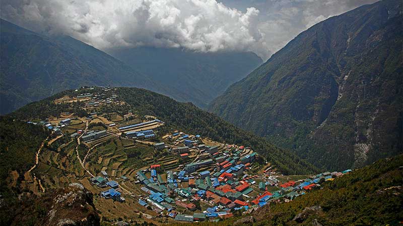 एकै गाउँका ४० बढी बिरामी, चिकित्सकको टोली प्रभावित ठाउँमा