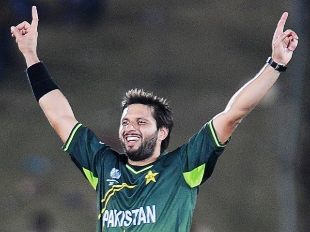 पाकिस्तान क्रिकेट टिमका पुर्वखेलाडी शाहिद अफरीदि कोरोना भाइरसबाट संक्रमित