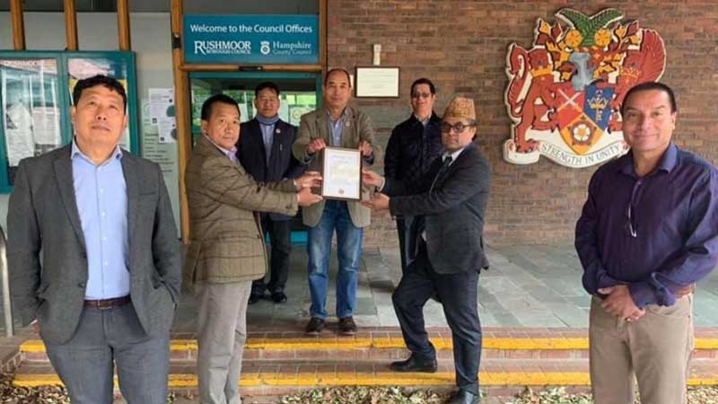 पाल्पा जिल्ला समाज युकेद्धारा प्रथम भीसी कुल बहादुर थापाको स्मारक निर्माणका लागि १८४६ पौण्ड सहयोग