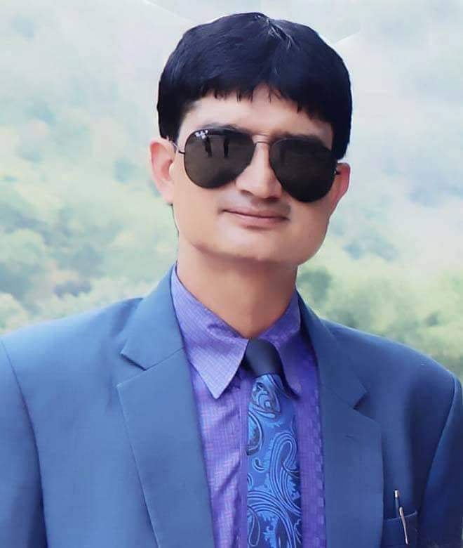 कविताः पराय र आफन्तहरू