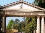 कर्मचारीद्वारा क्यान्सर अस्पतालको आवास खाली गर्न अटेरी कर्मचारीद्वारा क्यान्सर अस्पतालको आवास खाली गर्न अटेरी