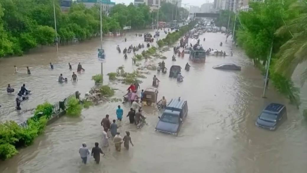 पाकिस्तानमा भिषण बाढी पहिरो, ३० जनाको मृत्यु