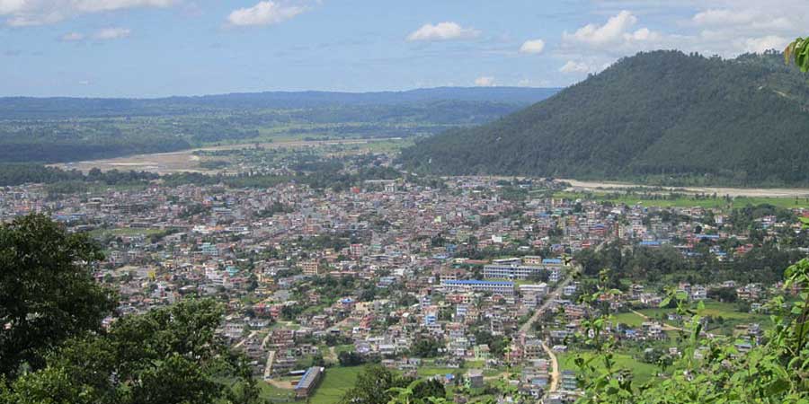 मकवानपुरमा डीना र कमल थापाद्वारा उम्मेदवारी दर्ता