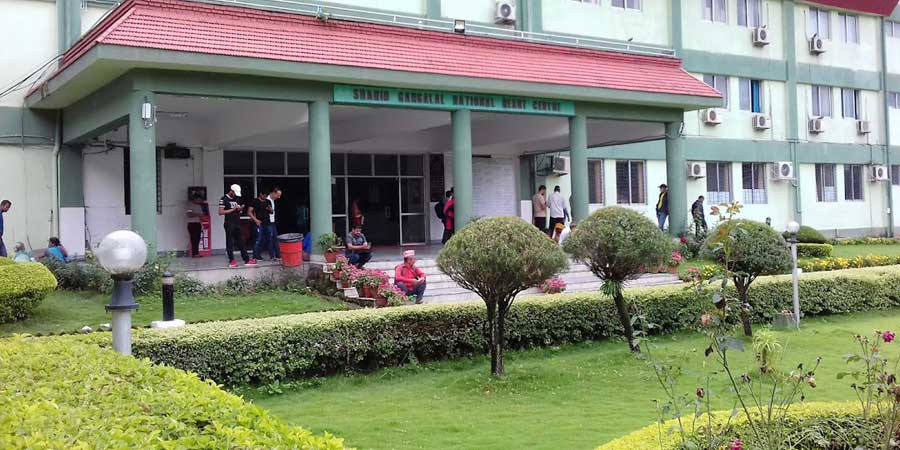 कोरोना संक्रमणबाट पूर्वन्यायाधिश चालिसेको मृत्यु
