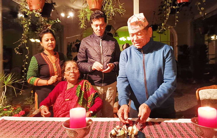 राजदूत थापाद्वारा बुबाको नाममा १० लाखको अक्षयकोष स्थापना