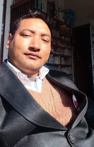 कविता: दिन काटिरहेछु