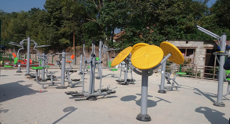 स्युचाटारमा आउटडोर फिटनेस पार्क