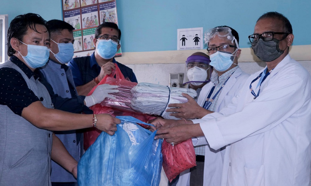 नेपाल तरुण दलद्वारा ६८औँ स्थापना दिवसका अवसरमा स्वास्थ्य सामग्री सहयोग