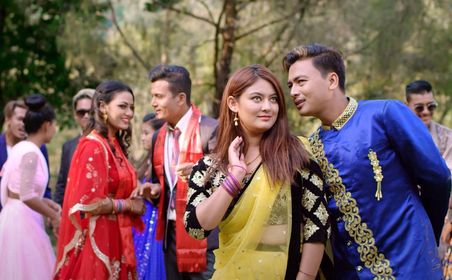 पलकी सोल्टिनी बनिन् वर्षा राउत, हेर्नुहोस् भिडियोमा