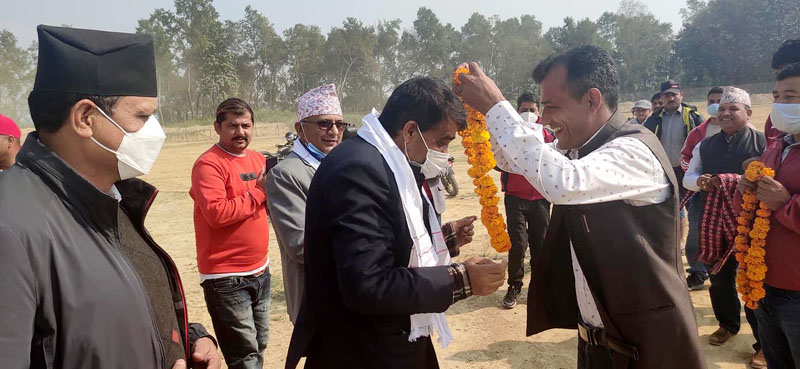 सैनामैनामा निर्माणाधीन क्रिकेट रङ्गशालाको अवलोकन, बजेट अभाव हुन नदिने प्रतिबद्धता