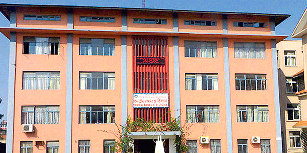 तथ्याङ्क विभागलाई यूएनएफपिए र बेलायत सरकारबाट सूचना प्रविधि उपकरण हस्तान्तरण