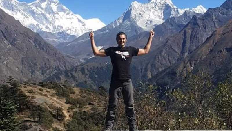 कतारका राजकुमारद्धारा आमादब्लम हिमाल आरोहण