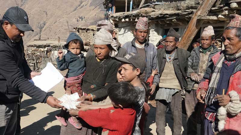 एकैवर्षमा तीन अभिभावक गुमाएका मुगुका बाह्र वर्षीय बालक युवराजलाई देश-विदेशबाट आर्थिक सहयोग