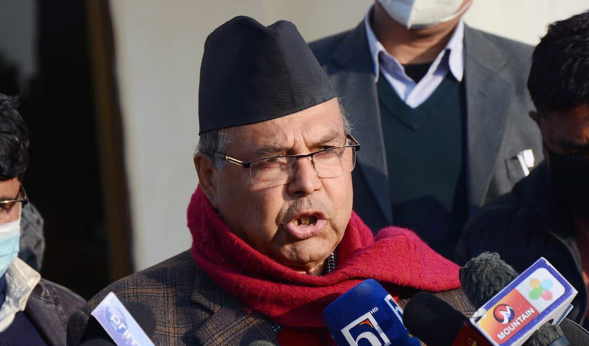झलनाथ खनाल भन्छन् – प्रचण्ड र माधव नेपालको हैसियत बराबर हो