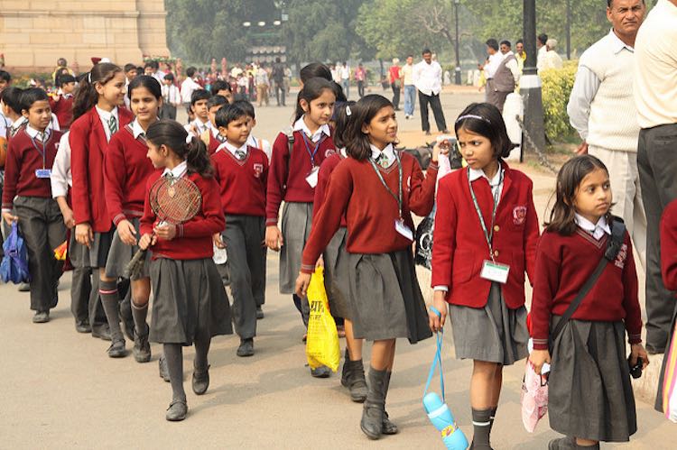 संक्रमणकै बीच दिल्लीका विद्यालय खुल्ने