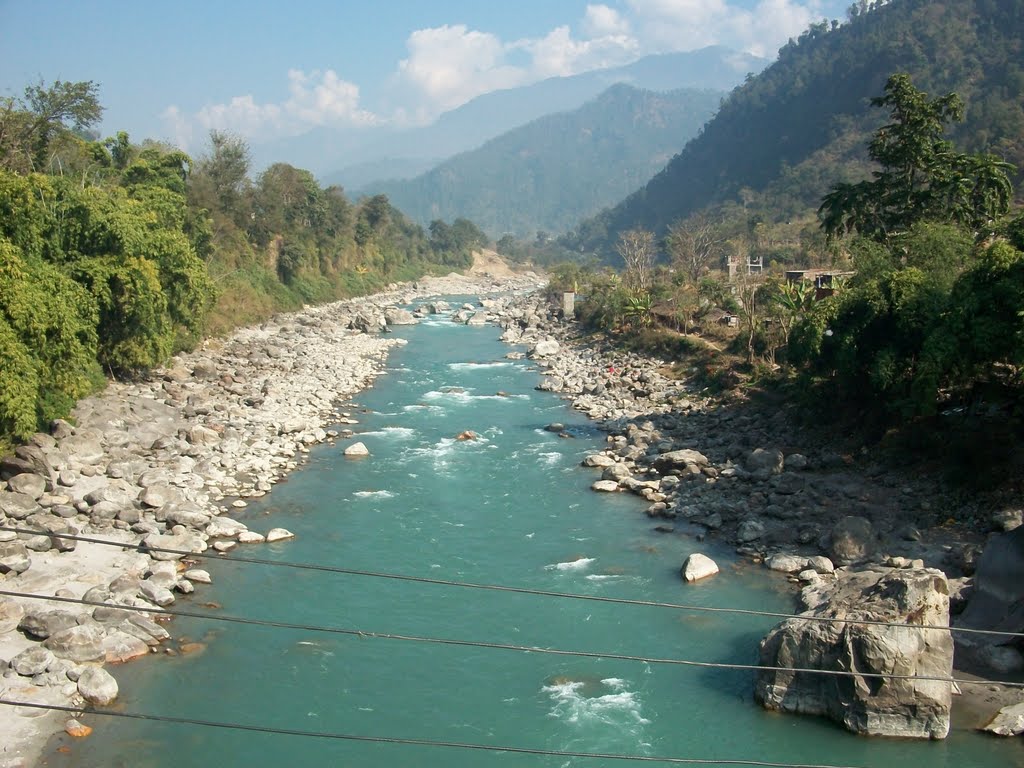 बूढीगण्डकी तर्ने क्रममा खसेर एक बालक बेपत्ता