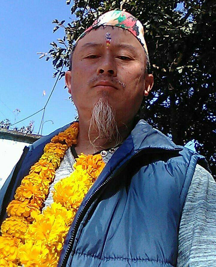 कविता: ऐना !