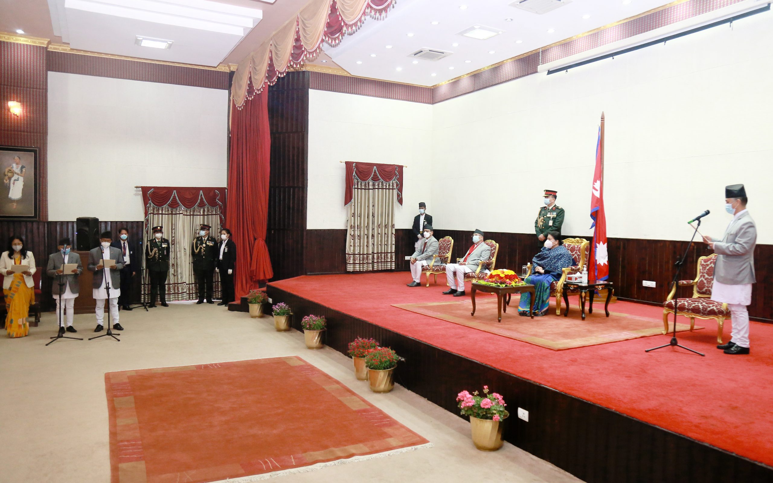 संवैधानिक आयोगका प्रमुख तथा सदस्यद्वारा शपथग्रहण