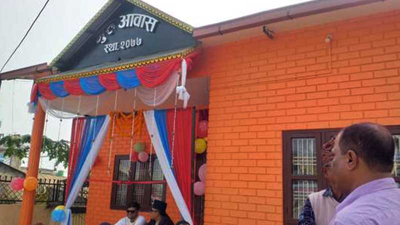 विद्यार्थीहरुको उदाहरणीय कार्य, गुरुपूर्णमाका दिन गुरुलाई घर उपहार