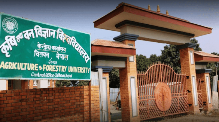 ताला खुल्न नसकेपछि अस्तव्यस्त बन्यो कृषि विश्वविद्यालय