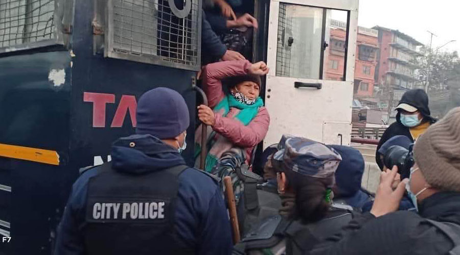 नेतृ अष्टलक्ष्मी, हितमानलगायतका नेता पक्राउ
