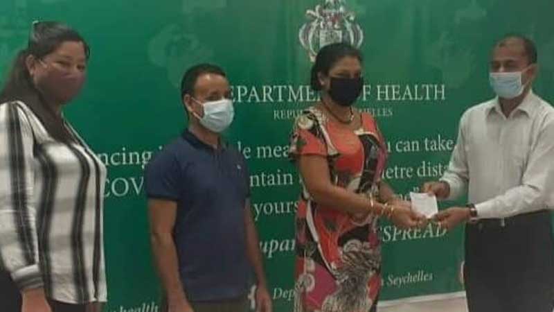 एनआरएनए सेसेल्सद्धारा सिसेल्स सरकारको कोरोना कोषमा आर्थिक सहयोग