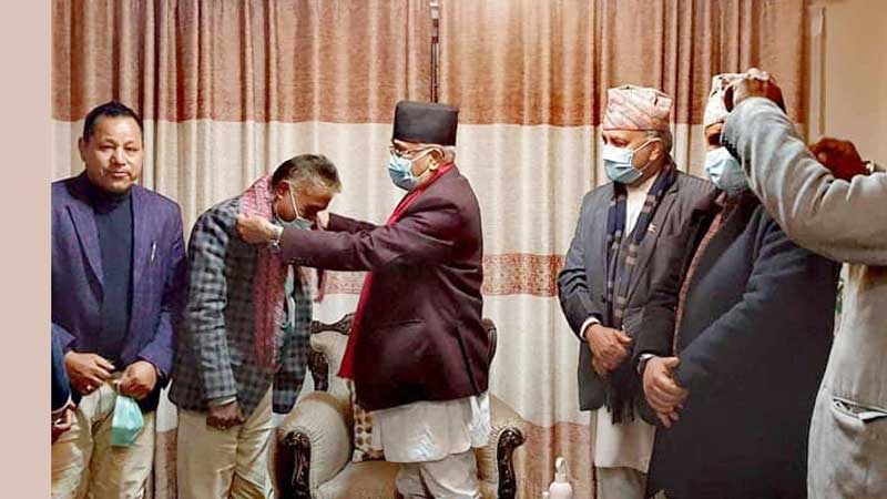 जनता समाजवादी पार्टीका नेता यादव ओली नेतृत्वको नेकपामा प्रवेश
