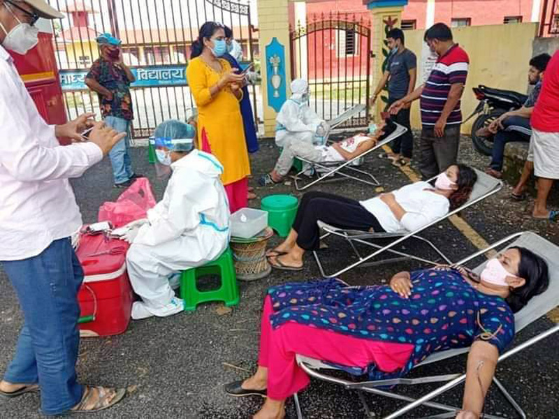 घुम्ती रक्तदान कार्यक्रममा ११४ जनाले गरे रक्तदान