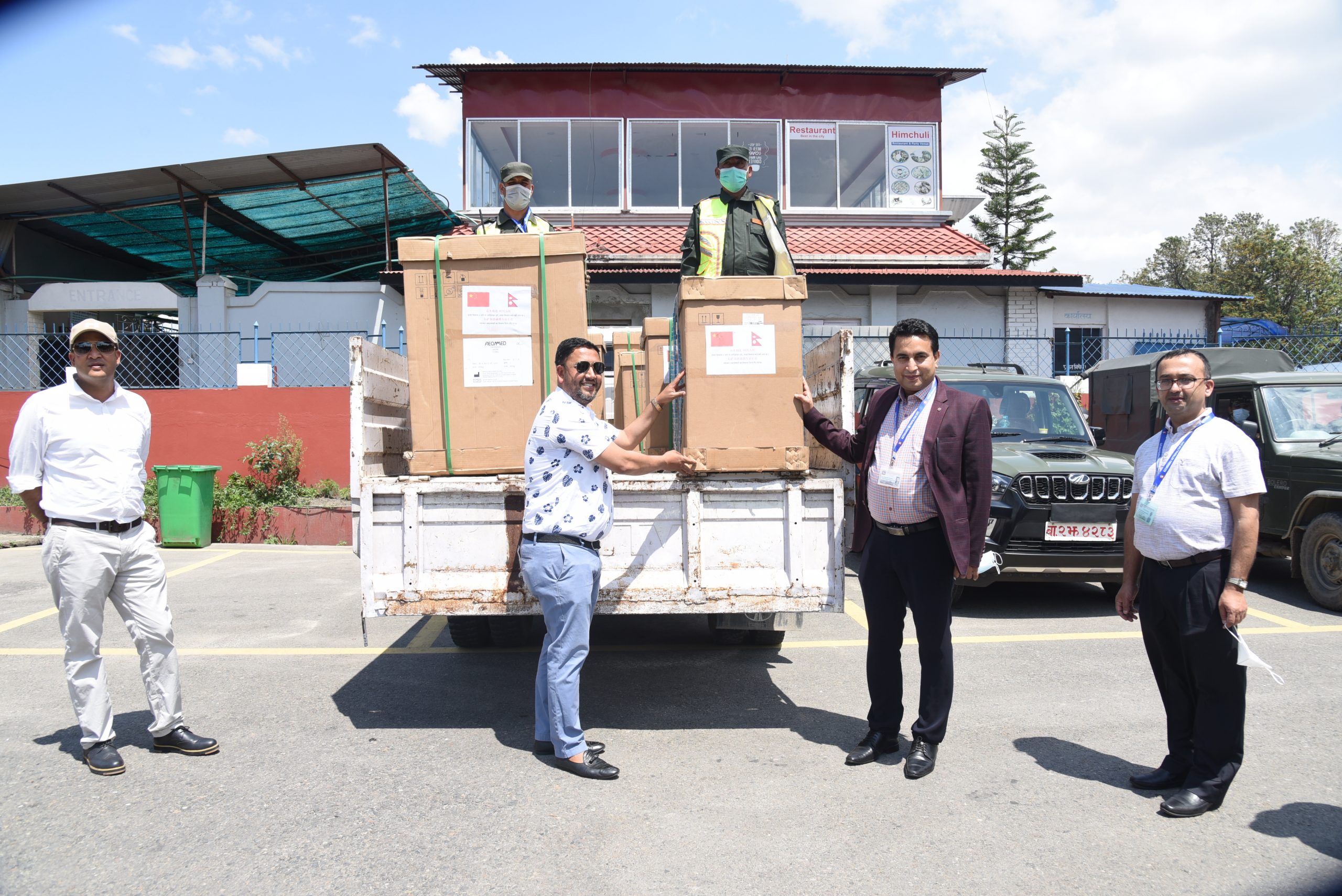 चीनको ल्हासा नगरबाट काठमाडौँ महानगरपालिकालाई चार थान भेन्टिलेटर सहयोग