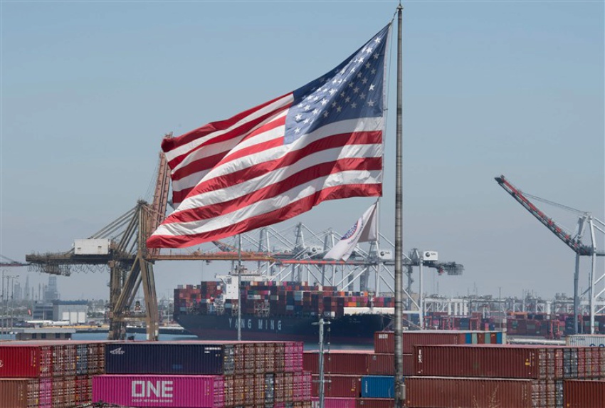 US economy: Plenty of growth, not enough workers or supplies