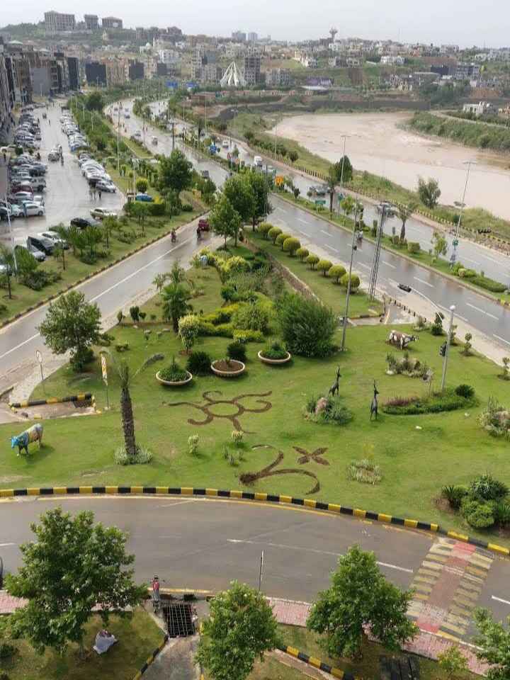पाकिस्तानको रावलपिंडीमा बढ्दो गर्मीका कारण खानेपानीको अभाव
