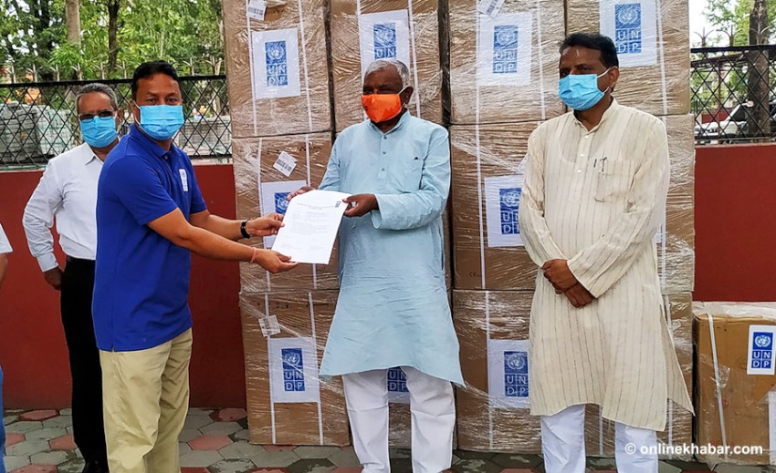 यूएनडीपीद्वारा प्रदेश २ सरकारलाई अक्सिजन कन्सन्ट्रेटर सहयोग